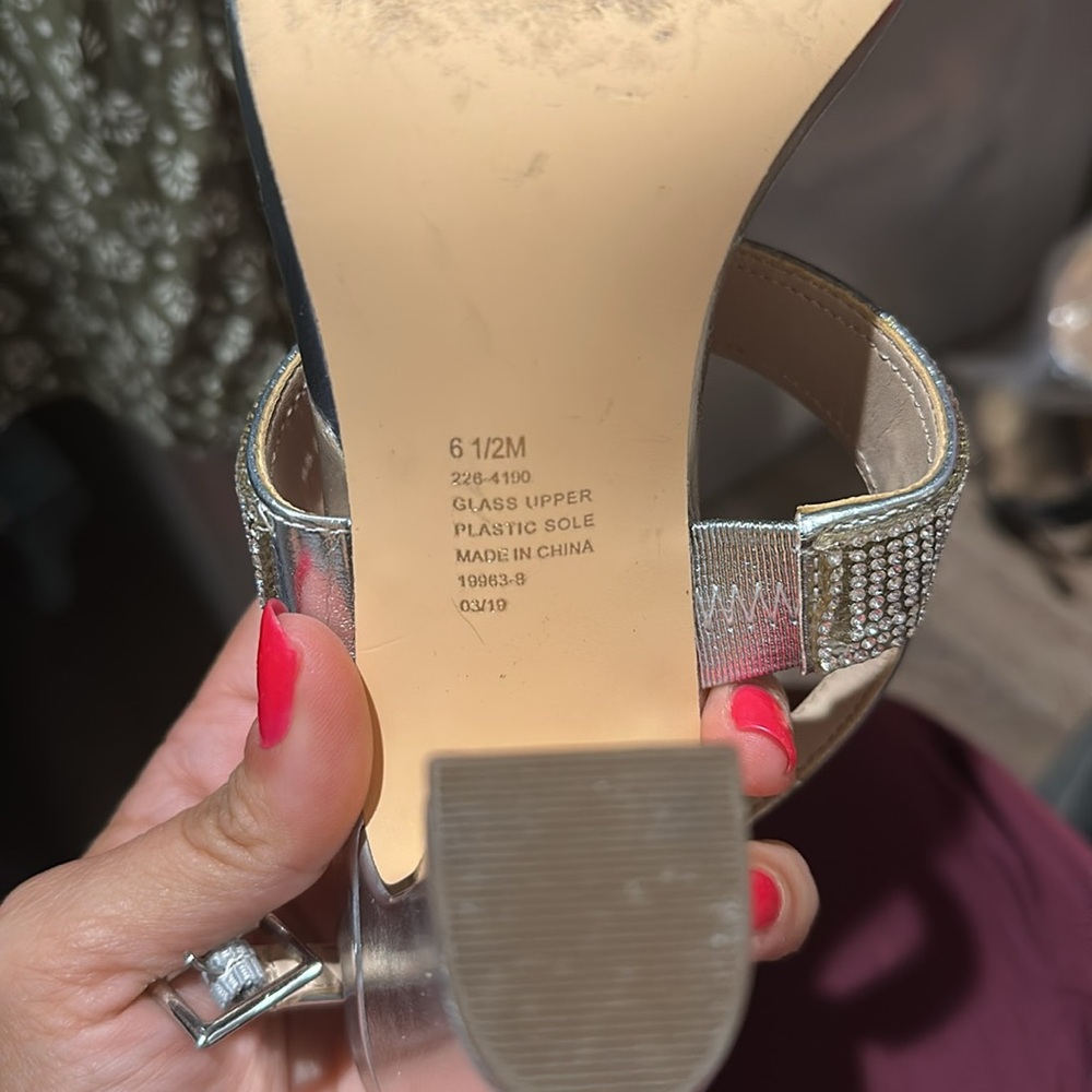 Elegant Silver Rhinestone Heels - Picture 4 of 5